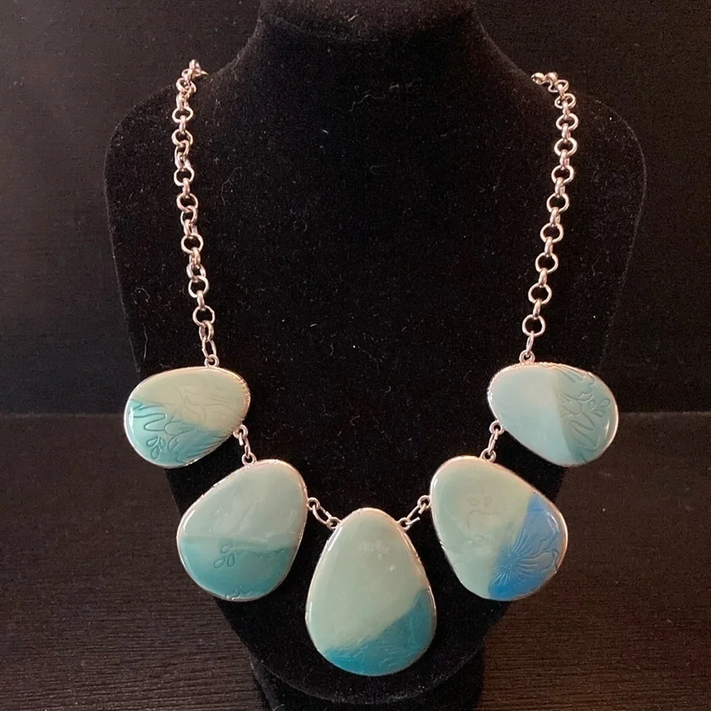 Elegant Blue and Silver Necklace